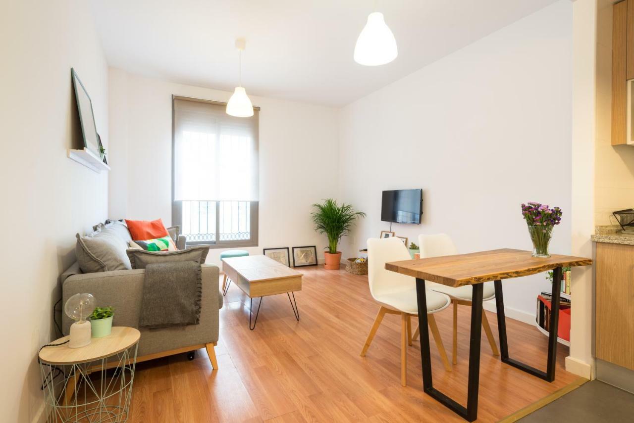 Homely Malaga Plaza Montano ภายนอก รูปภาพ