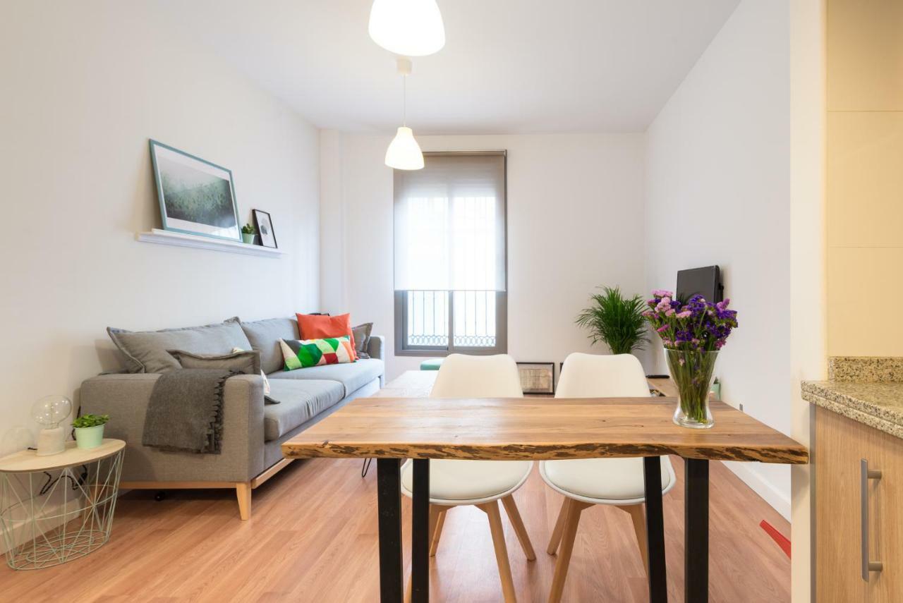 Homely Malaga Plaza Montano ภายนอก รูปภาพ