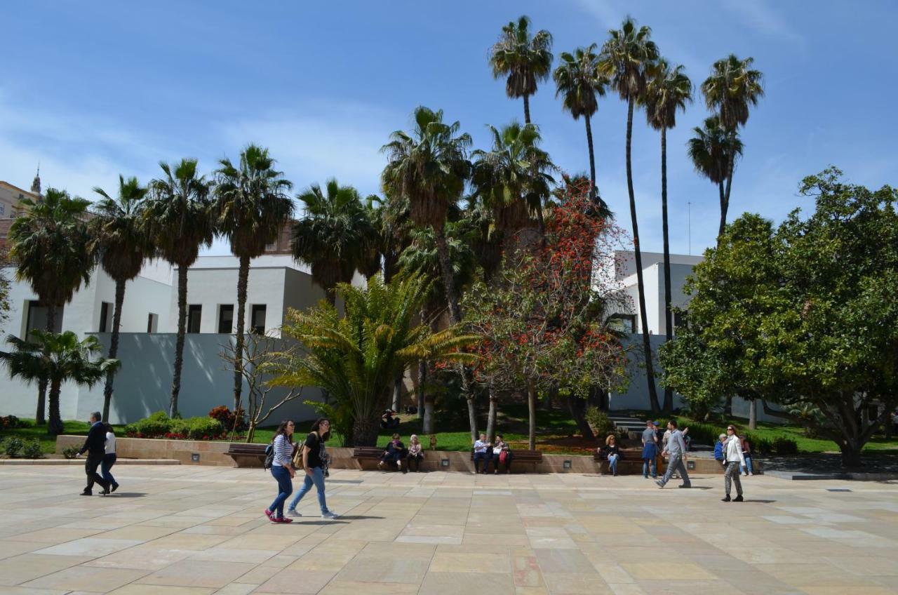 Homely Malaga Plaza Montano ภายนอก รูปภาพ